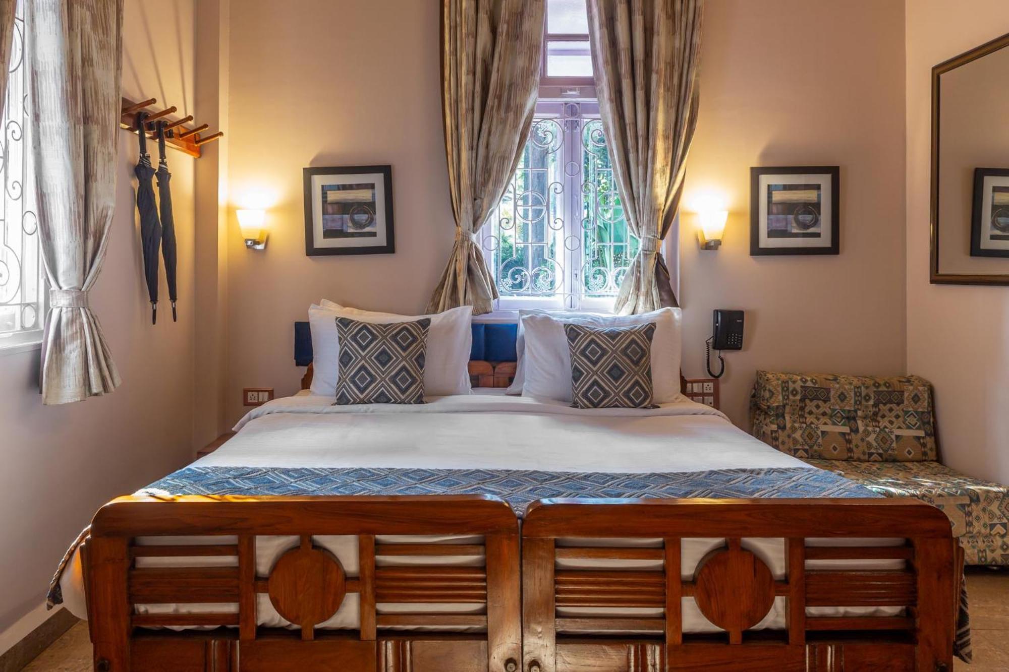 Il Palazzo Villas Панчгани Экстерьер фото
