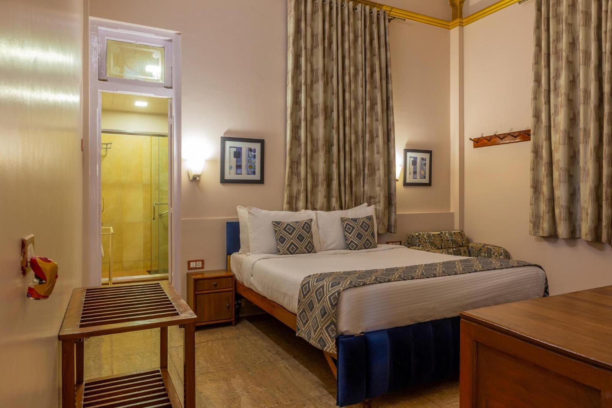 Il Palazzo Villas Панчгани Экстерьер фото